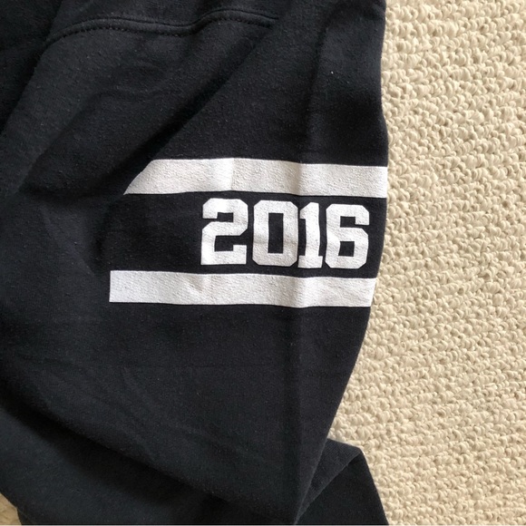 Retro University Of Notre Dame Crewneck - Picture 6 of 6